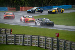 Valdeno Brito conquista pódio na NASCAR Brasil e faz 25 ultrapassagens em duas corridas no Velocitta