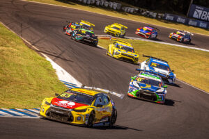 Gabriel Casagrande conquista top-5 na Sprint em Cascavel e mira mais pontos no domingo da Stock Car