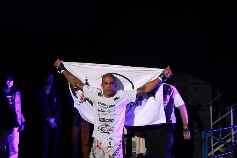 Morcego vence no Pancrase e mira duelos mais duros - Bruno Massami