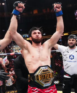 Poatan perde cinturão do UFC para russo nos Estados Unidos