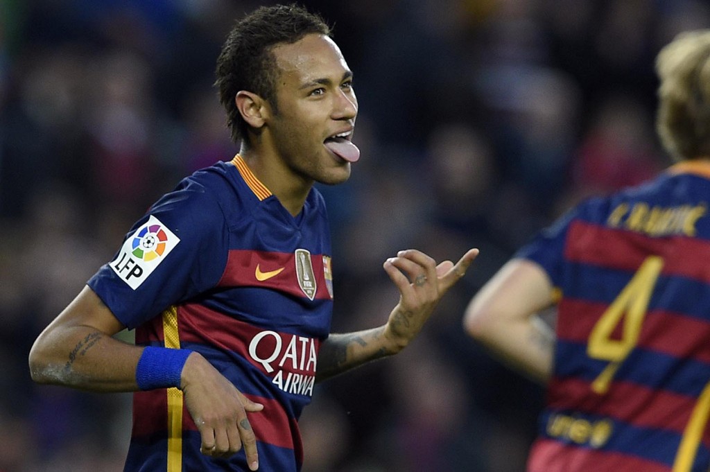 Neymar comemora seu gol contra o Granada. Foto: LLUIS GENE/AFP