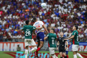 Erros imperdoáveis em Bahia x Palmeiras e Flamengo x Santos