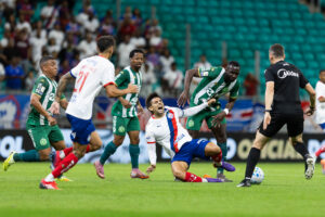 Bahia X Chapecoense: pênalti inexistente