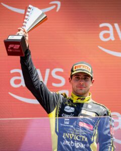 Rafael Câmara conquista pódio na Hungria e se aproxima dos líderes do campeonato da F2