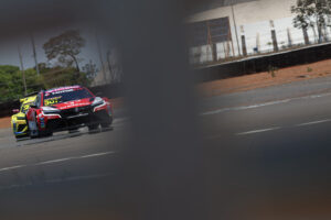 GAZOO Racing fatura pódio em Endurance da Stock Car com Rafael Reis e Alberto Cattucci em Brasília