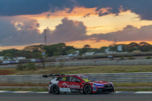 Pilotos da CAR Racing usam sexta-feira para evoluir carro pensando em classificação da Stock Car em Brasília