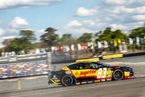 Gabriel Casagrande sai de Curvelo em terceiro no campeonato da NASCAR Brasil