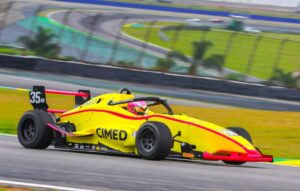 Revelação feminina do kart, Marcella Assumpção estreia nos carros na Fórmula Delta em Cascavel