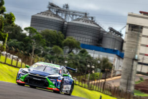 Stock Car: Cacá Bueno mostra evolução em Sprint e mira resultado positivo no domingo em Cascavel
