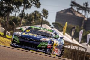 Cacá Bueno volta a Interlagos e mira pódio na terceira etapa da NASCAR Brasil