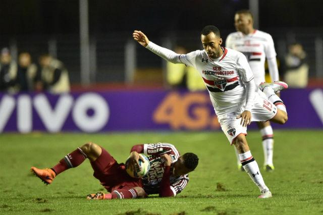 Wesley correu, marcou e errou pouco. Esforço de nada valeu e veio outro empate. Fernando Dantas/Gazeta Press