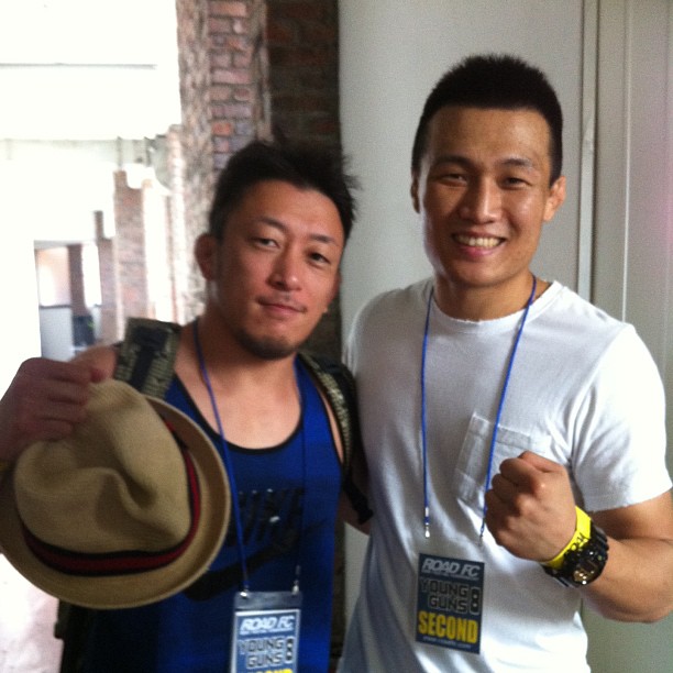 Tatsuya Kawajiri (esquerda) faz estréia no UFC em Janeiro - Arquivo Pessoal