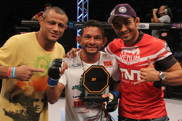 José Aldo (direita) volta a lutar no UFC- Ana Carolina/Gazeta Press