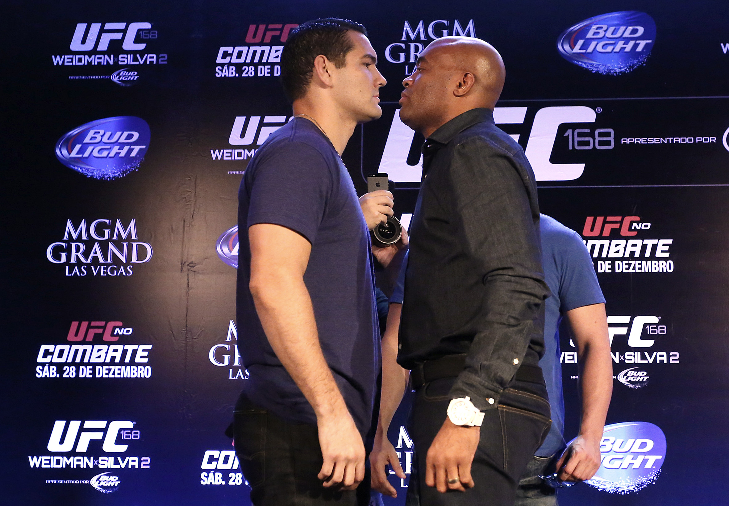 Anderson Silva faz elogios a Vitor Belfort por nocaute sobre Hendo - Alexandre Loureiro/Inovafoto