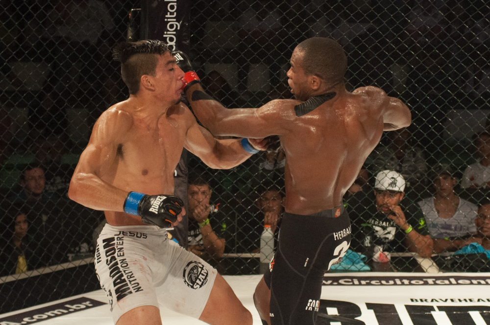 Circuito Talent tem vitória de ex-UFC, Leandro Buscapé (direita) - Divulgação Circuito Talent/Welington Borges