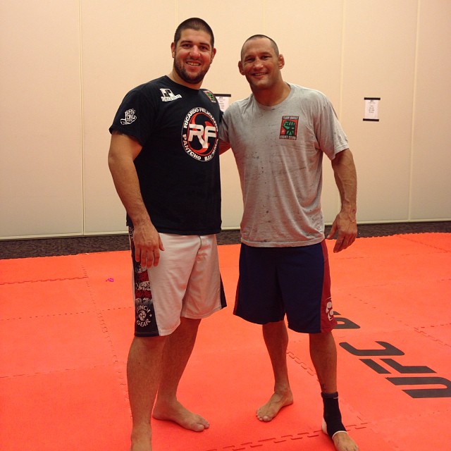 Ricardo está com Dan Henderson em Goiânia para combate com Vitor - Arquivo Pessoal