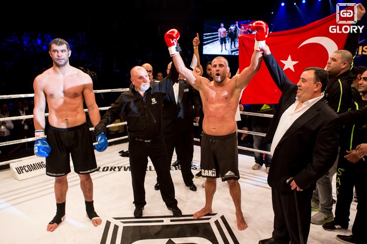 Gohkan Saki se torna segundo do ranking meio pesado - Divulgação GLORY