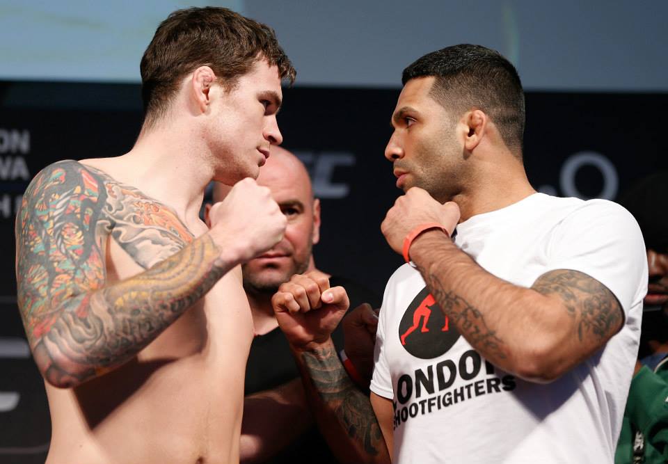 Cláudio Mineiro (direita) faz estréia na organização contra inglês - Divulgação UFC/Josh Hedges