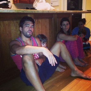 Com medo de terremotos, família de Machida adota procedimento padrão para se proteger - Reprodução Instagram