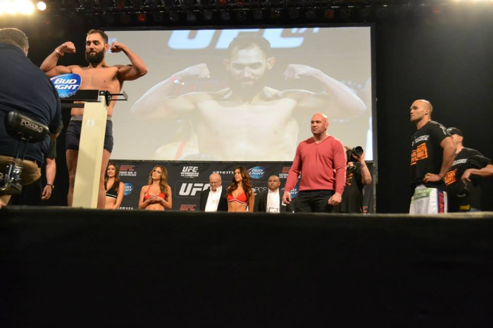 Luta de cinturão teve problemas devido a mal funcionamento de balança na pesagem - Divulgação UFC/Josh Hedges