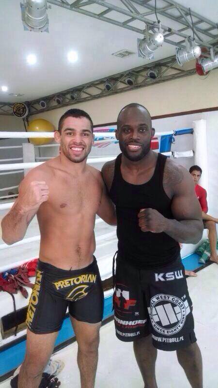 Lutadores participam de treino na Nova União - Reprodução Facebook