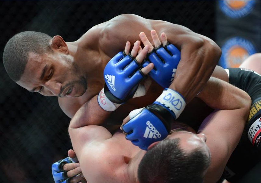 Lutador está motivado após treinar com Glover Teixeira - Divulgação