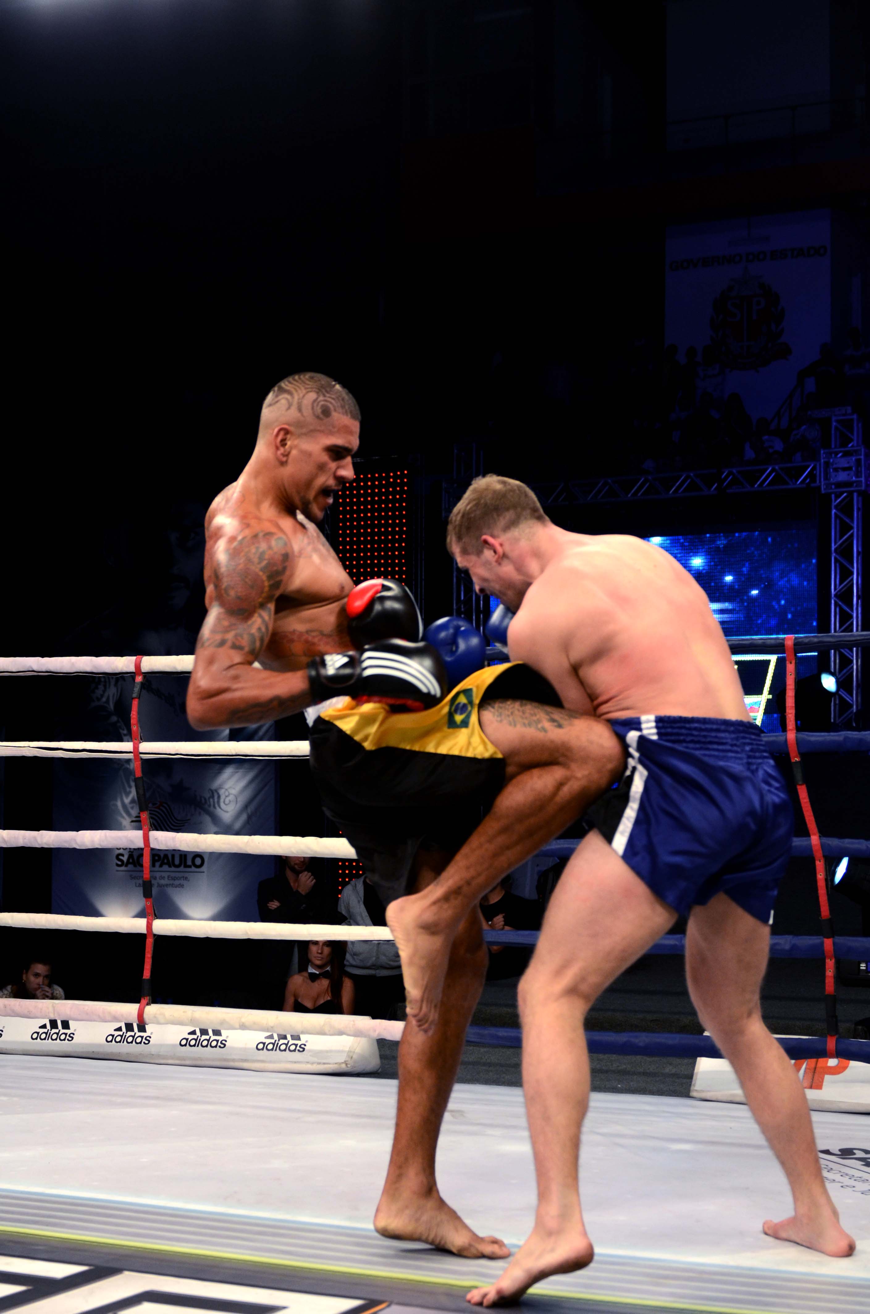 Campeão do GP classificatório do GLORY, Alex Pereira venceu russo Dmitrienko em luta principal - Divulgação WGP