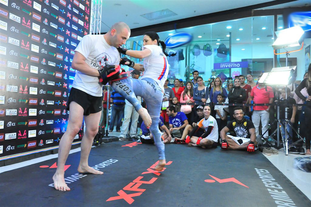 Croata Sanya Sucevic treina chutes em evento - Divulgação XFC/Wayne Camargo