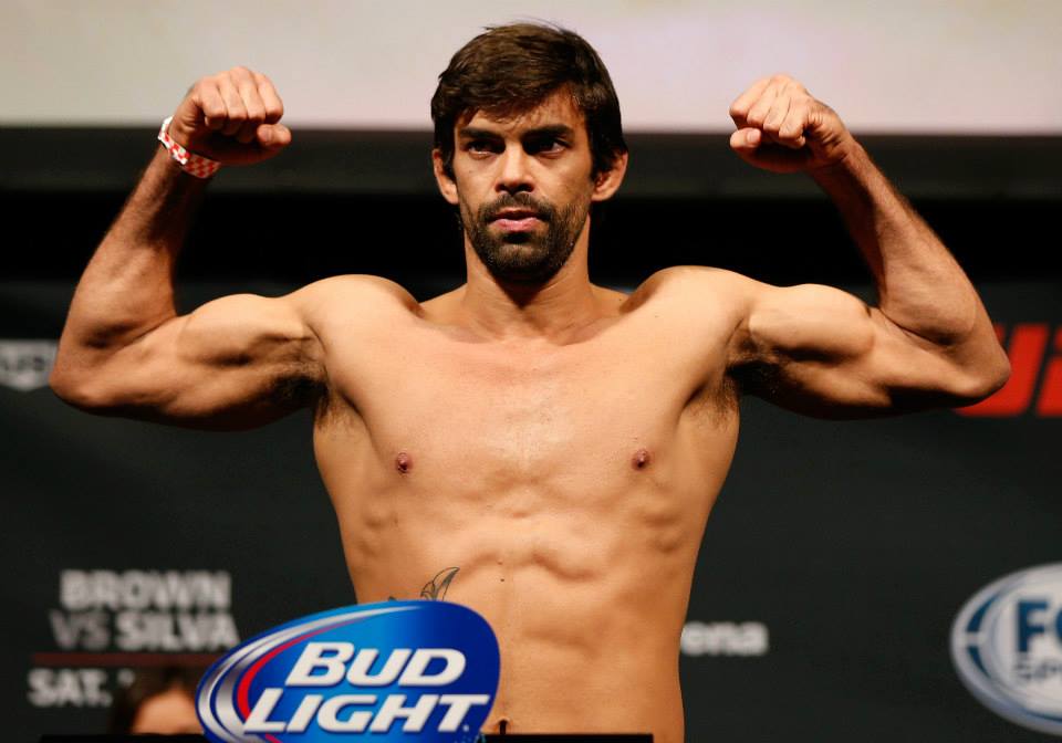 Após lutar no TUF, Yan Cabral faz estréia no UFC - Divulgação UFC/Josh Hedges