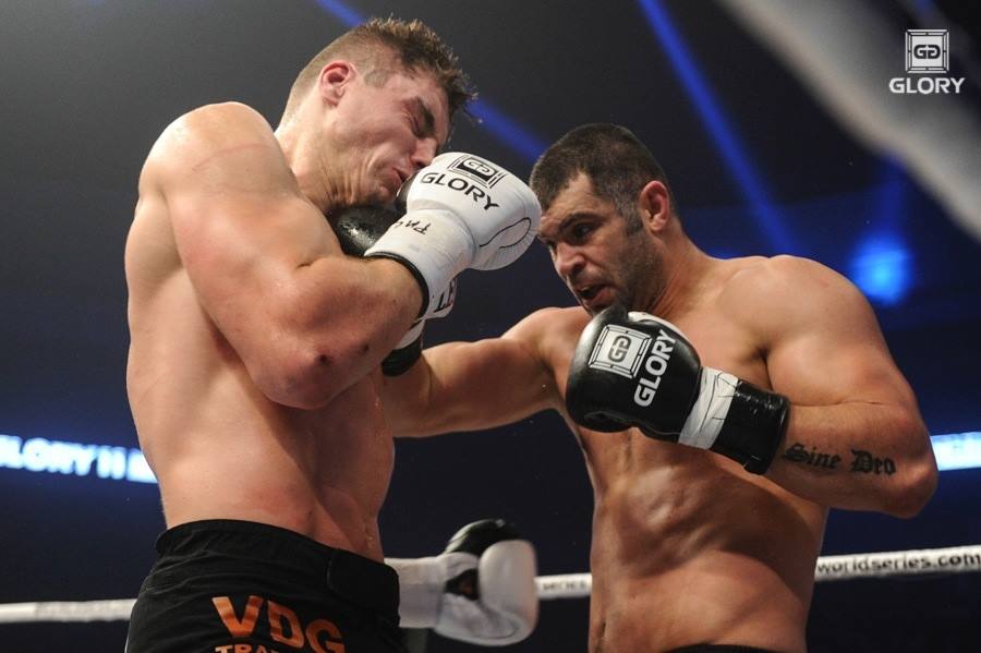 Lutadores fazem revanche em disputa de cinturão - Divulgação GLORY/James Law