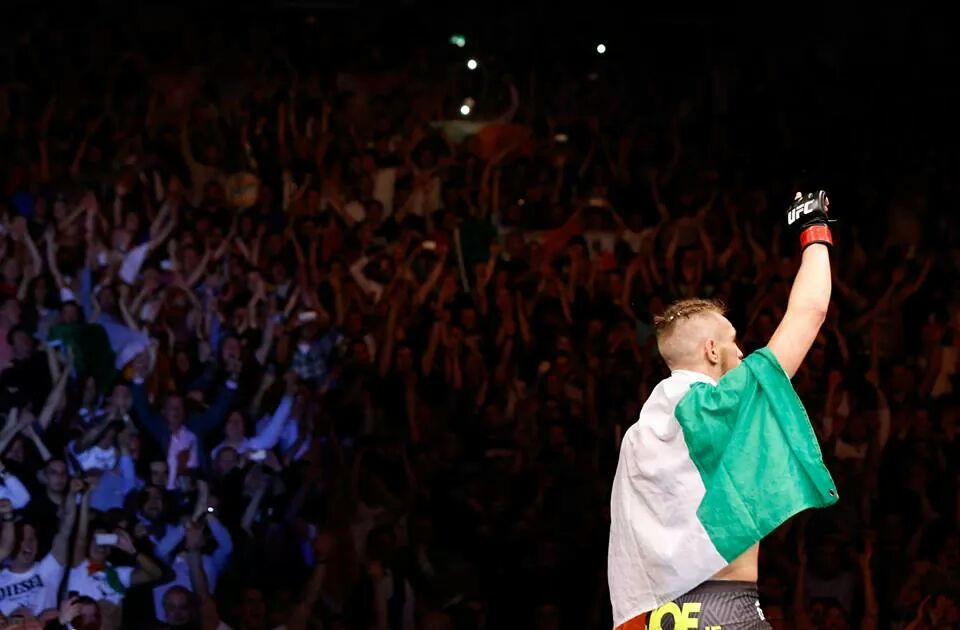Conor McGregor faz festa de torcida irlandesa em Dublin - Divulgação UFC/Josh Hedges