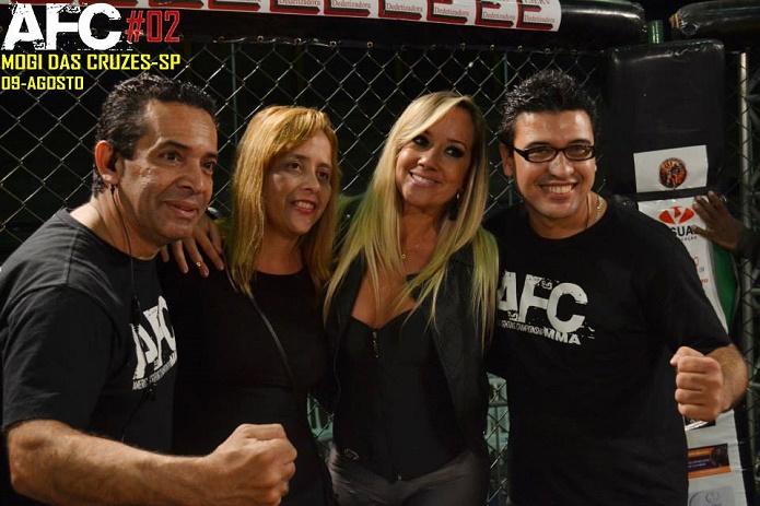 Vivi com os promotores do AFC, Andrews Henrique e Luiz Quirino - Divulgação AFC/ Anderson Rocha / Kelly Nascimento / A.I.