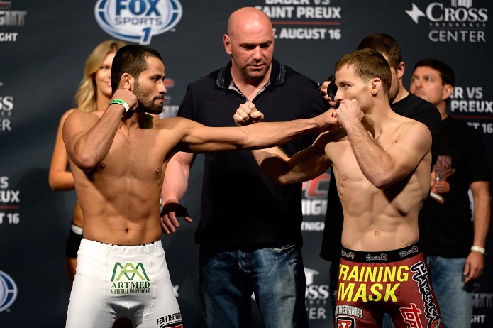 Formiga enfrenta Mokovsky - Divulgação UFC/Jeff Bottari