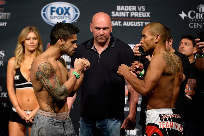 Disputando eleições, Thiago Tavares enfrenta Robbie Peralta - Divulgação UFC/Jeff Bottari