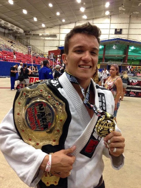 Lutador mira mudança para o MMA no futuro - Divulgação Koral