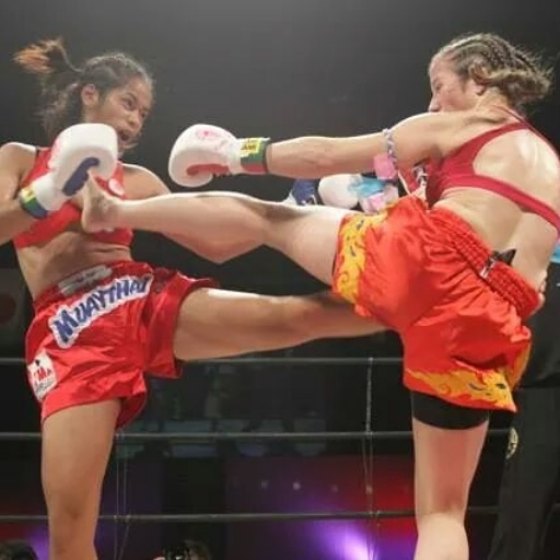 Eduarda Lima fez luta dura mas acabou perdendo na decisão para tailandesa no Girls S-Cup- Divulgação Girls S-Cup