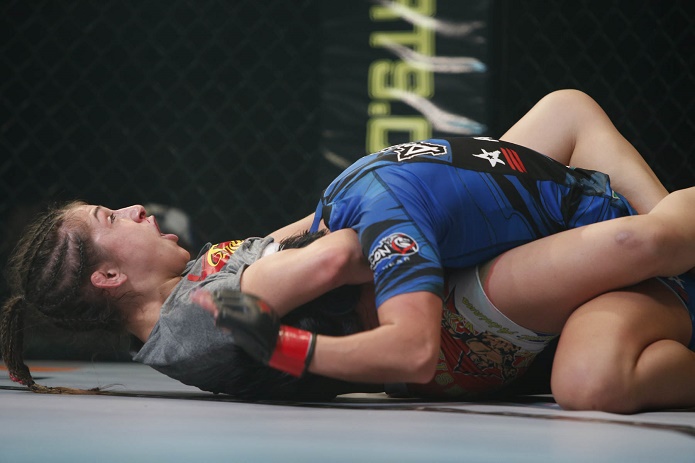 Guilhotina dá vitória para brasileira - Divulgação/Esther Lin