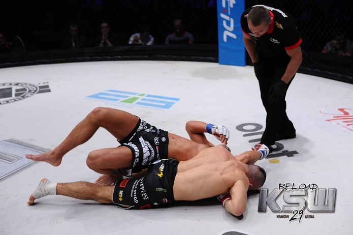 A bela finalização de Mankowski - Divulgação/Sebastien Rudnicki