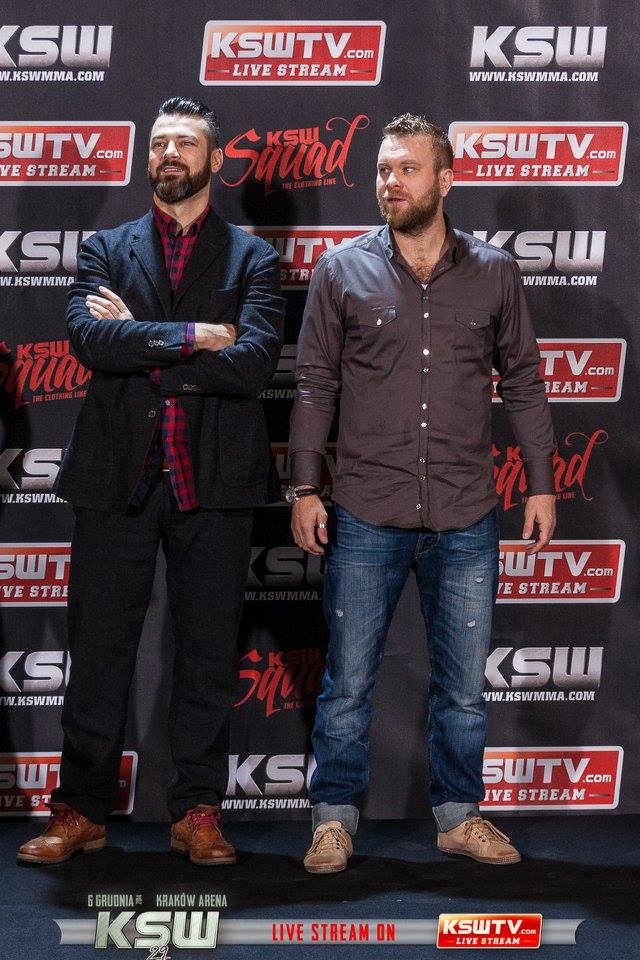 Martin Lewandowski (esquerda) - Divulgação KSW/Sebastian Rudnicki