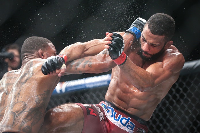 Boxe de Johnson faz diferença contra Edson Barboza - Jefferson Bernardes/Inovafoto