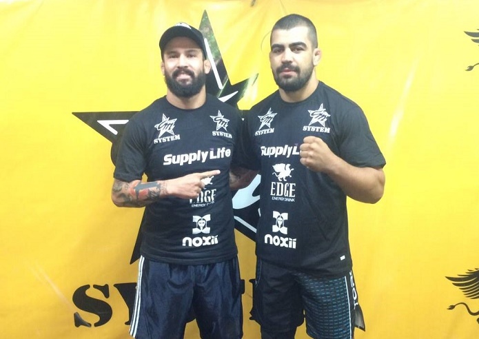 Elizeu Capoeira recebe instruções de Cristiano Marcello para estréia no UFC - Divulgação