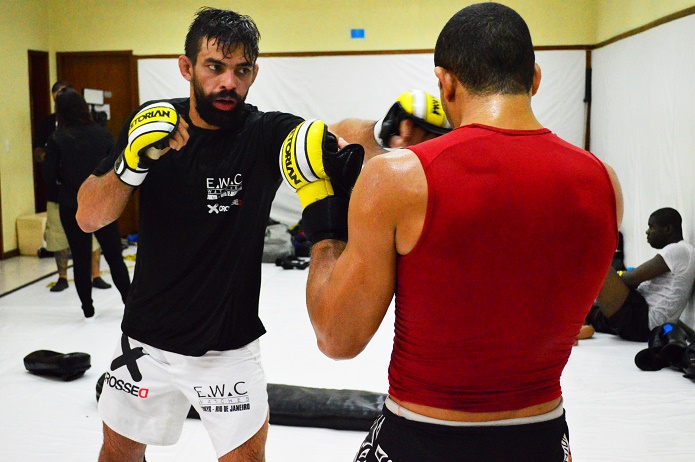 Yan Cabral quer evoluir e busca inspiração em campeão do UFC - Divulgação/Felipe Fiorito