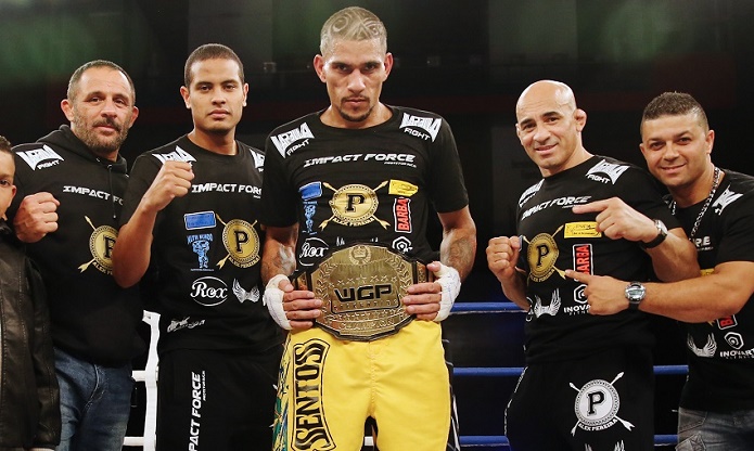 Alex Pereira conquista cinturão peso médio nest último fim de semana - Divulgação/João da Hora