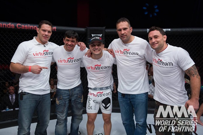Marlon treina com conhecidos nomes do MMA, como Frankie Edgar e Ricardo Almeida - Divulgação/Lucas Noonan