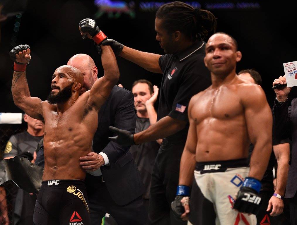 Johnson mantém título no UFC e iguala José Aldo - Divulgação