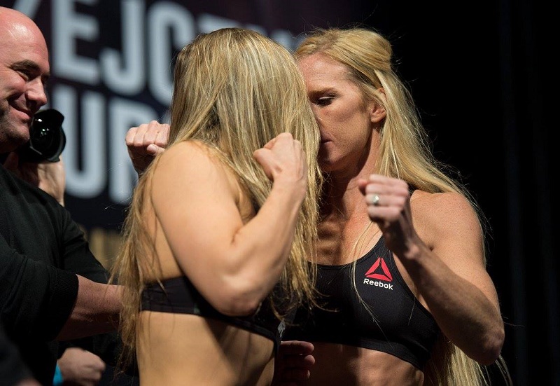 Ronda e Holm se encaram antes de confusão - Divulgação