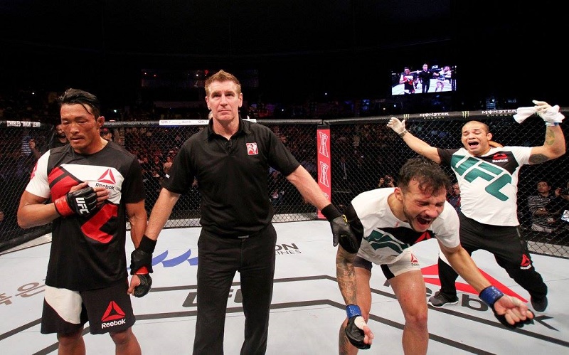 Alberto Mina comemora vitória no UFC - Divulgação