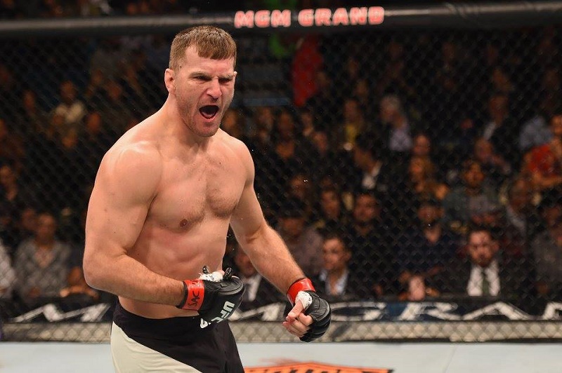 Miocic comemora vitória por nocaute no UFC - Divulgação