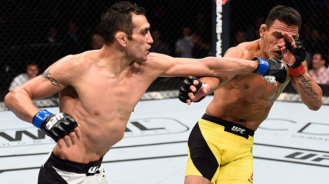 Ferguson domina Dos Anjos em pé e se aproxima de disputa de cinturão no UFC - Divulgação