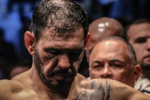 Minotouro não resiste a wrestling de americano no UFC - Ana Carolina